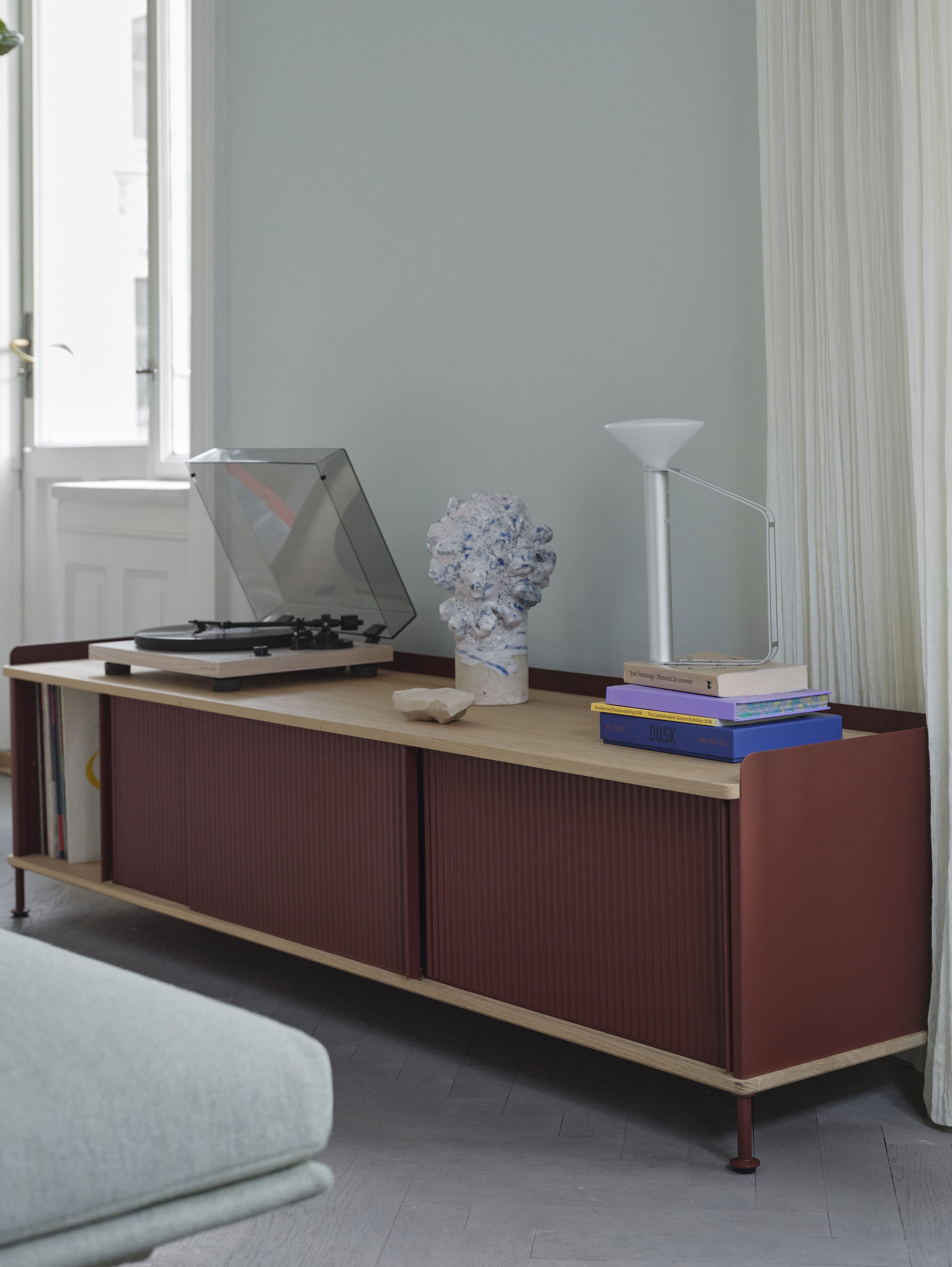 Modernes Sideboard in Merlot